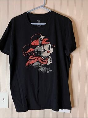 Disney Funko Pop graphic Mickey Mouse gamer  tee shirt  XL